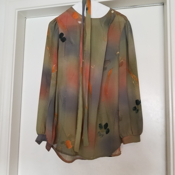 Tops - Picture 2 of 4